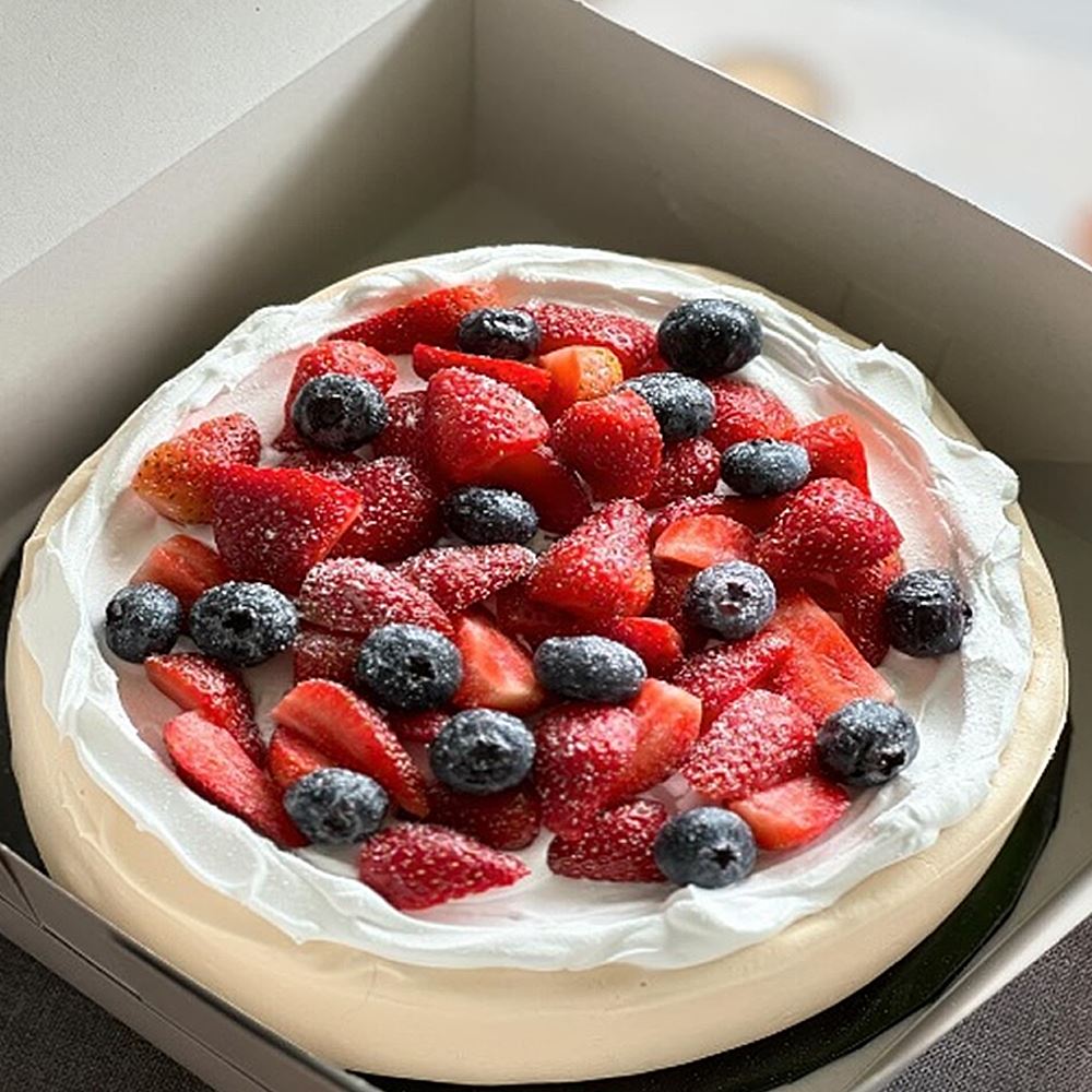 Whole Cake Pavlova Snowy Berry