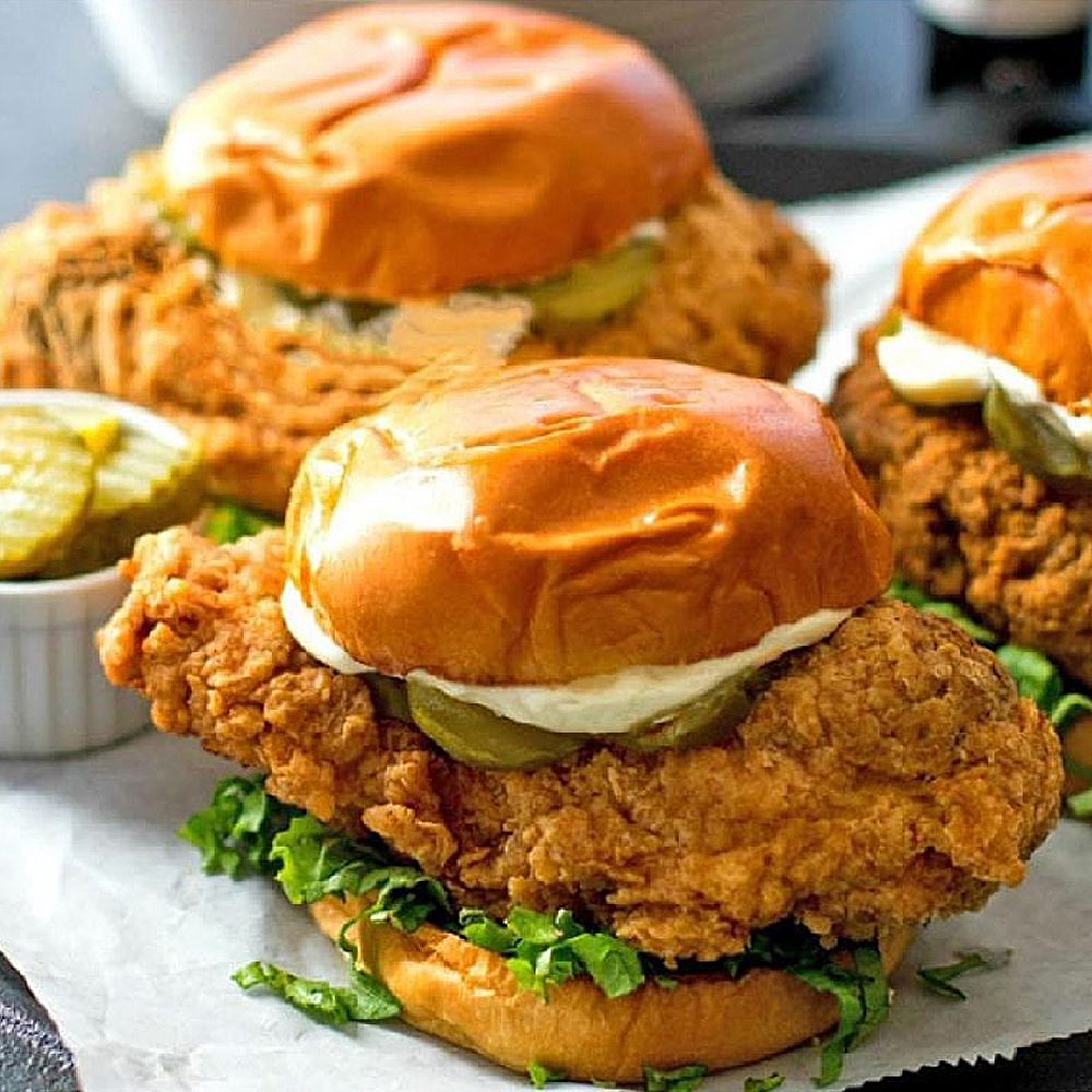 Burger Ayam Goreng Padu Cheese (Crispy Chicken Burger)