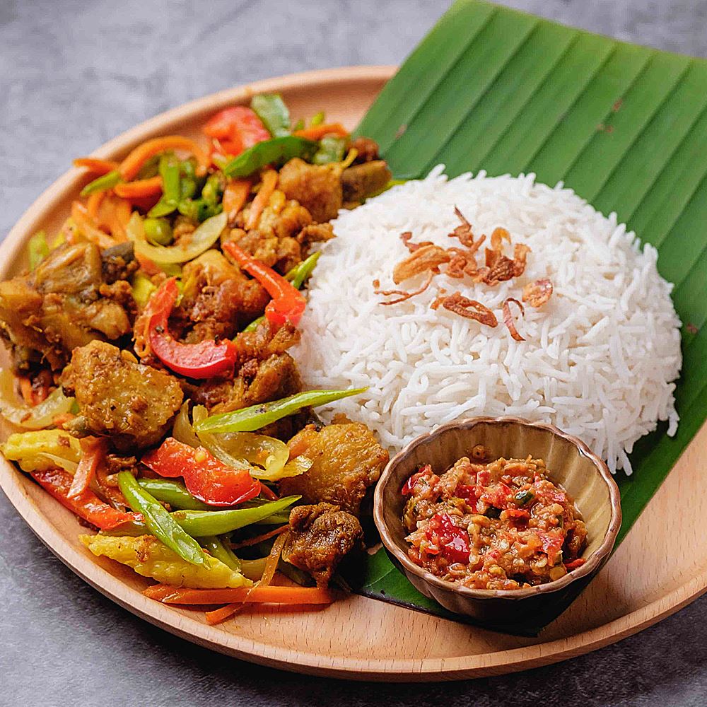 Nasi Ayam Goreng Kunyit (Chicken)